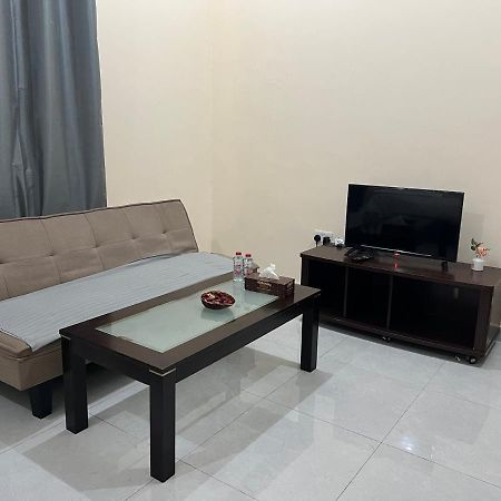 Cozy Private Studio Apartment Near Airport Абу-Даби Экстерьер фото
