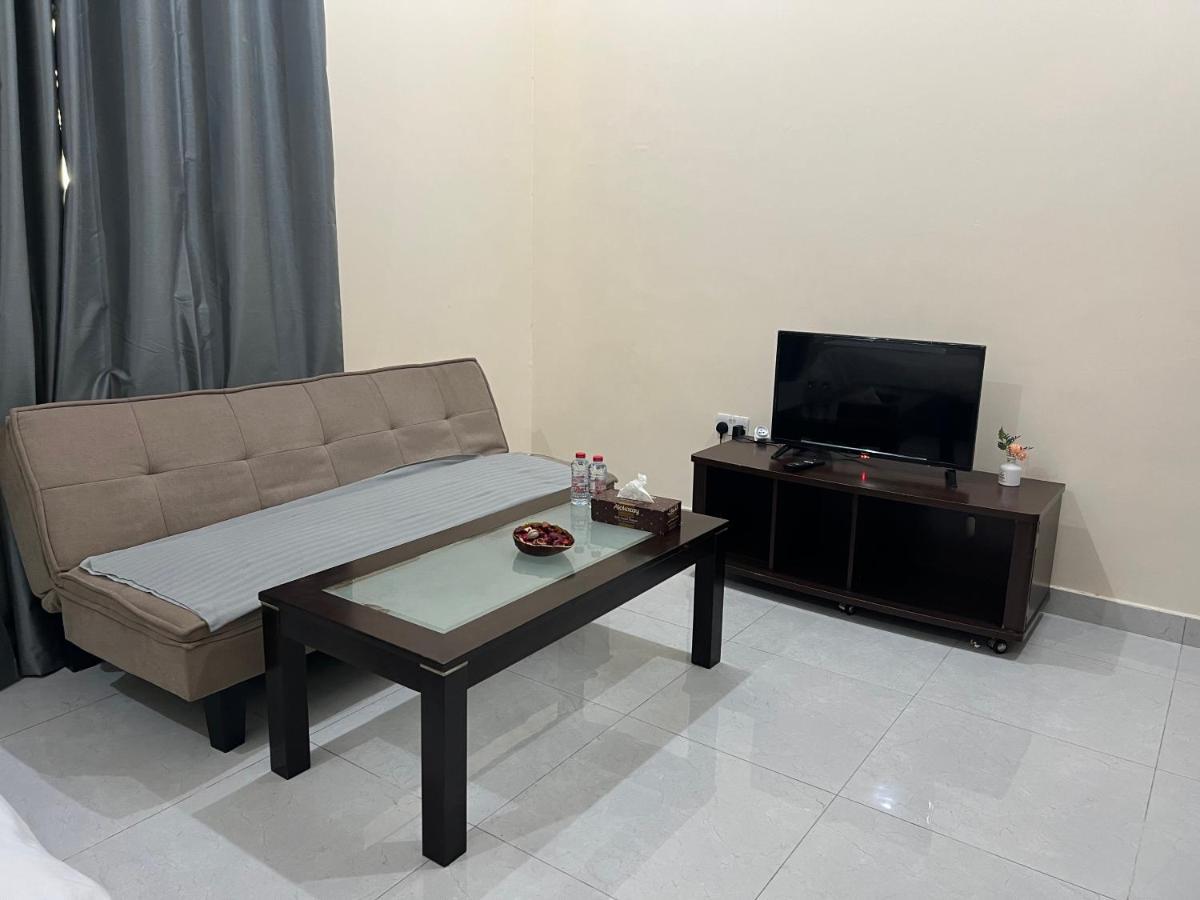 Cozy Private Studio Apartment Near Airport Абу-Даби Экстерьер фото